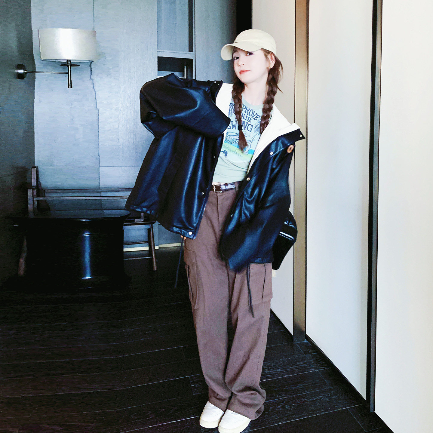 黑色盐系酷飒学院风PU皮衣外套女2026春日新款高级感撞色连帽夹克