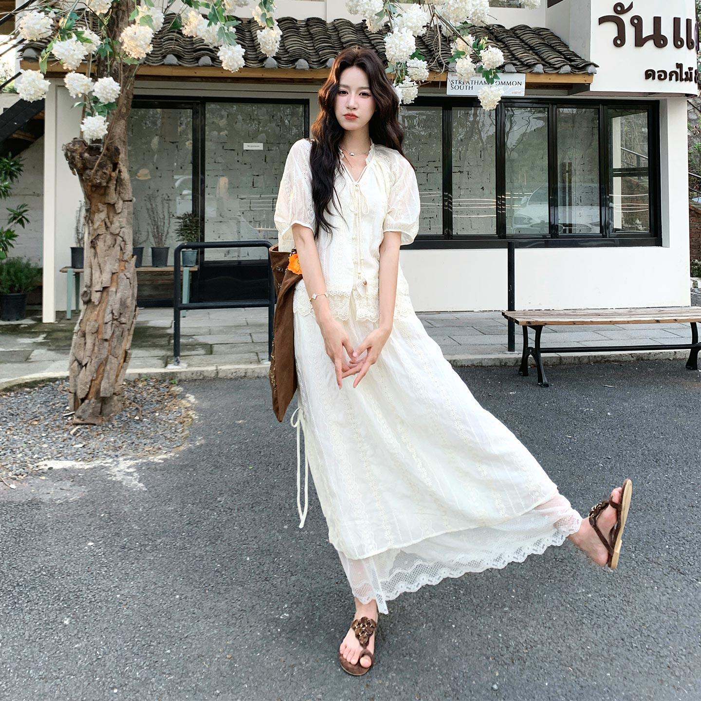 白色蕾丝套装裙女2026夏新款法式气质泡泡袖上衣蕾丝半身裙两件套