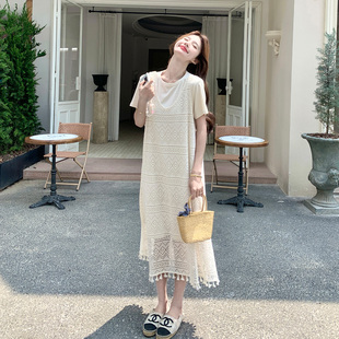 米色法式休闲风T恤连衣裙套装女2026新款夏日流苏钩花罩衫两件套