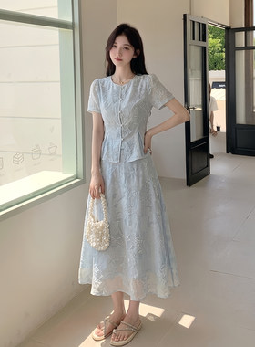 初夏蓝色巨好看漂亮套装女2026新款泡泡袖上衣高腰半身裙两件套