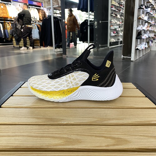 UnderArmour安德玛男运动篮球鞋