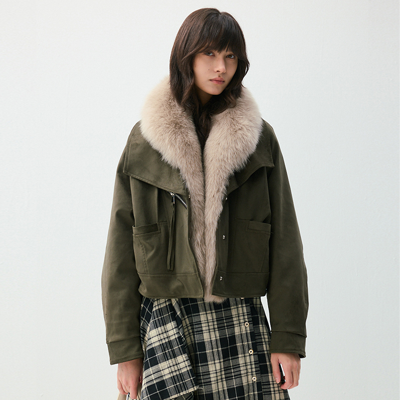 VIVIDINI 狐狸毛领短款羽绒服