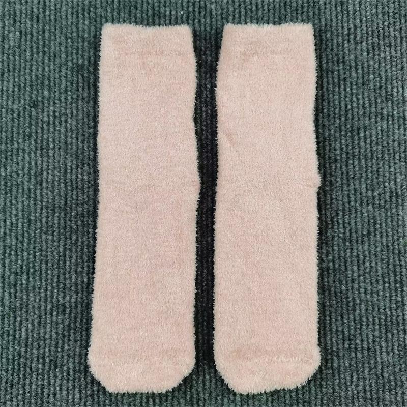 袜子女珊瑚绒冬季保暖袜中筒纯色