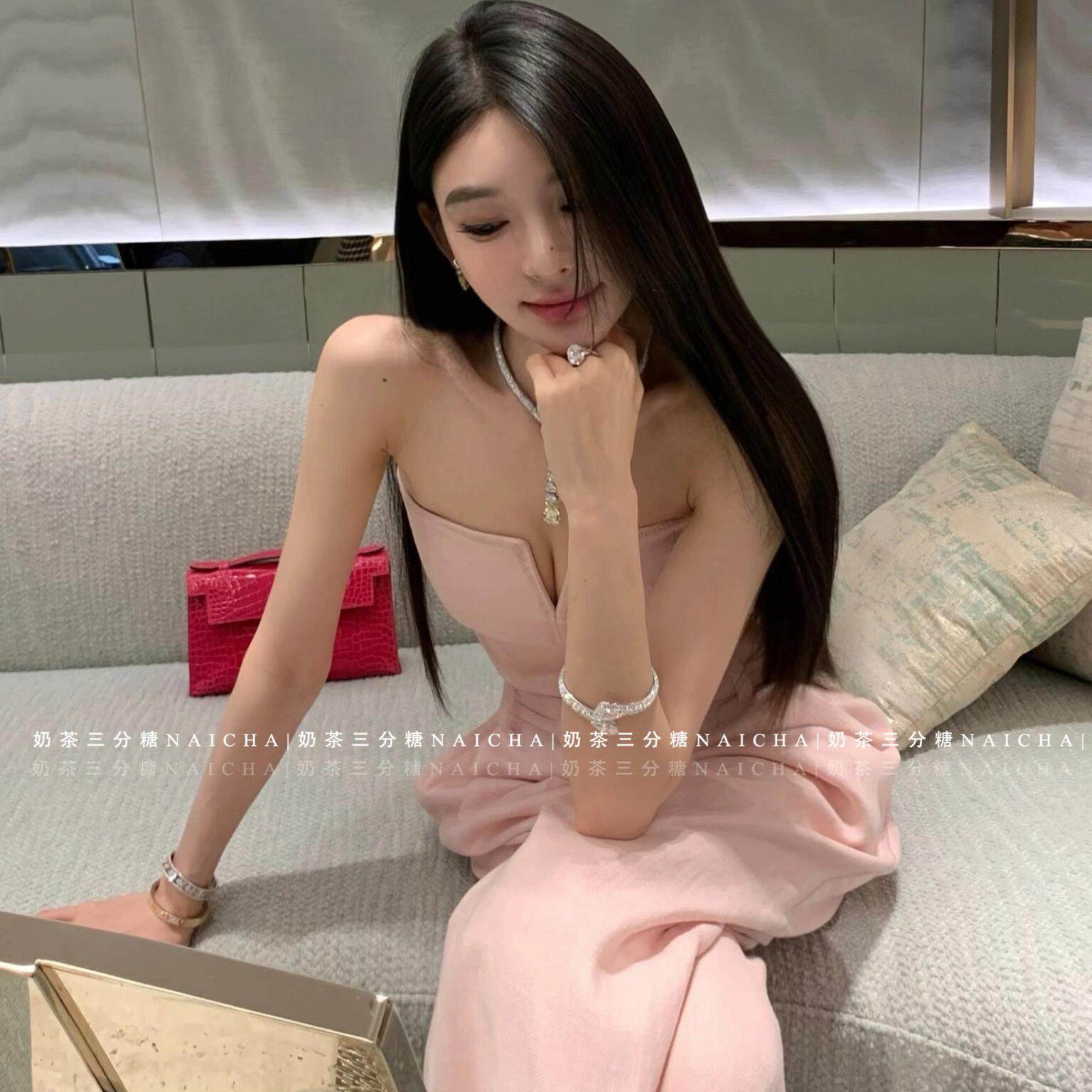 露背性感裹胸绒面深V领名媛紧身抹胸上衣秋季粉色高级感内搭背心
