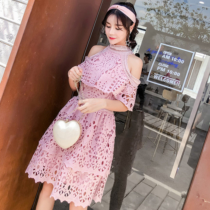 夏名媛小香风露肩水溶蕾丝镂空连衣裙粉色高腰a字蓬蓬裙礼服裙女