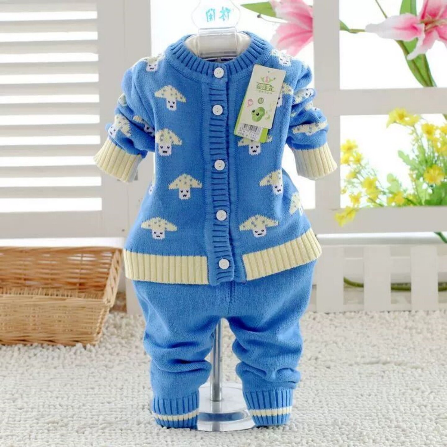 婴幼儿纯棉可爱毛衣套装亏本清仓