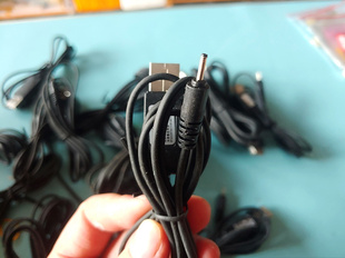 e63 适用于 n95 n81 e71小孔直充充电线小圆头 诺基亚充电线5700