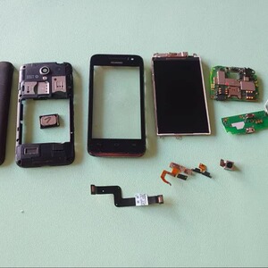 适用于 华为 C8825D 屏幕 主板  摄像头  按键 喇叭 按键排线