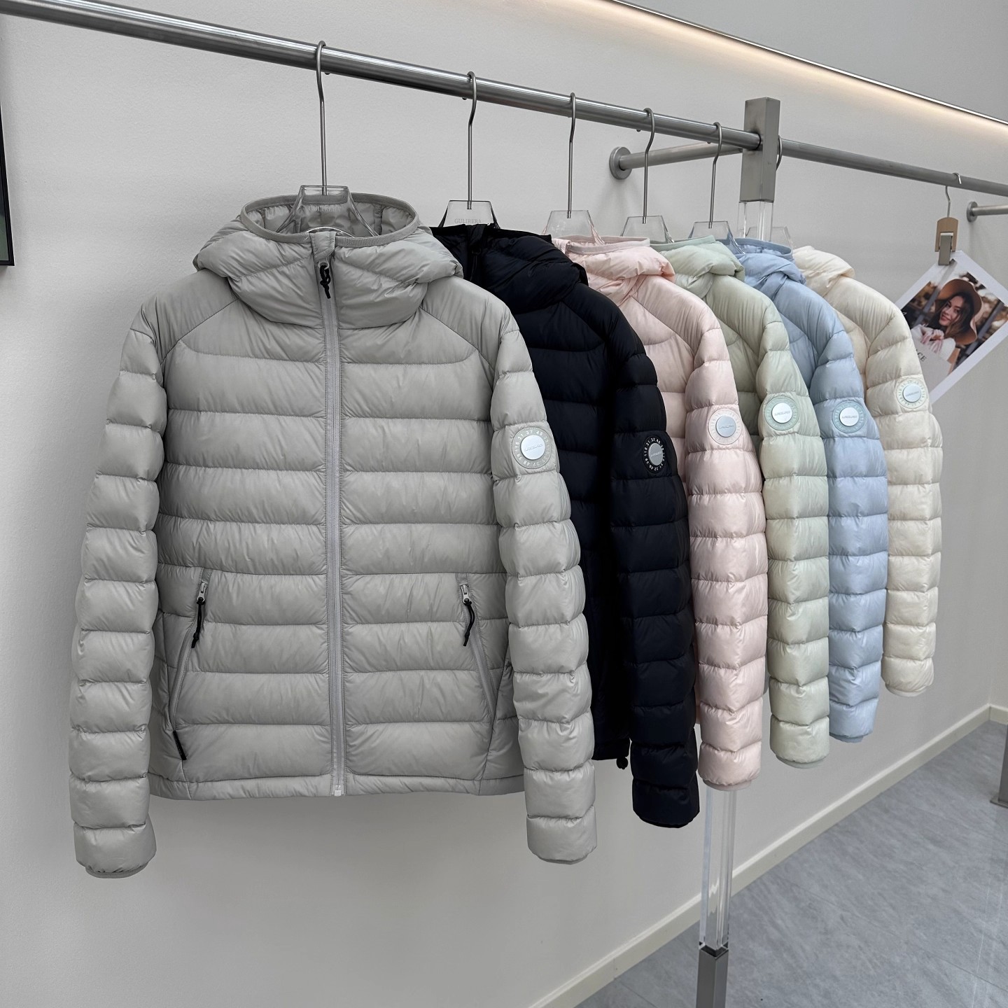 【爆款排骨情侣款轻薄羽绒服】