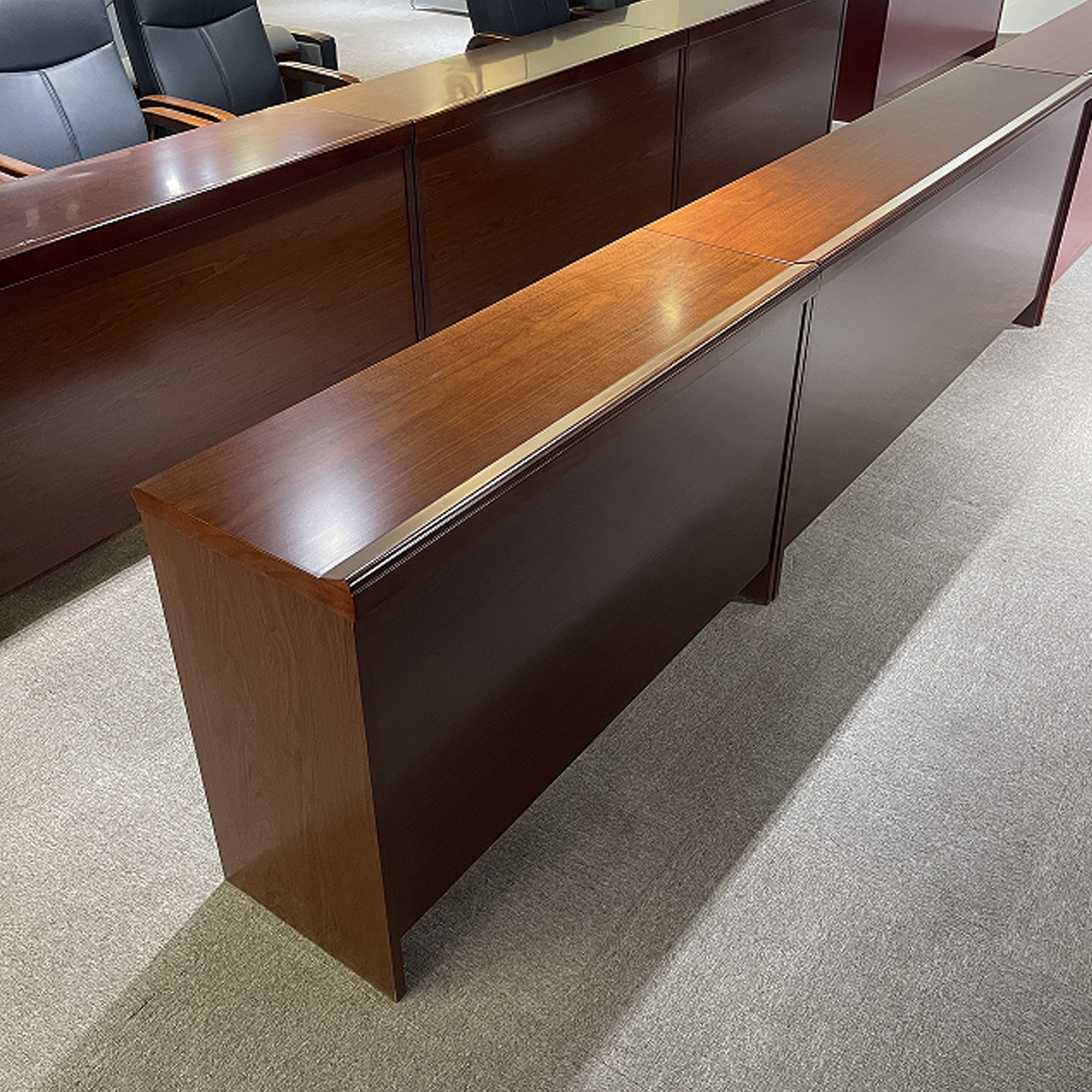 大小型会议桌办公桌胡桃色多人条形桌会议室培训主席台办公长条桌