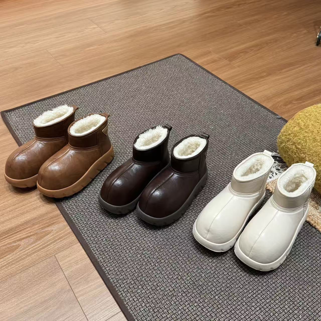 H55女鞋爱丁堡庄园2025新款加绒加厚保暖防滑皮面休闲厚底雪地靴