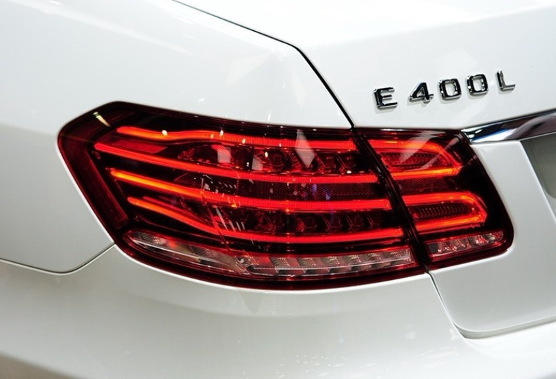 适用于14-15款奔驰e级后尾灯e200 260 300 400l后大灯壳 总成w212