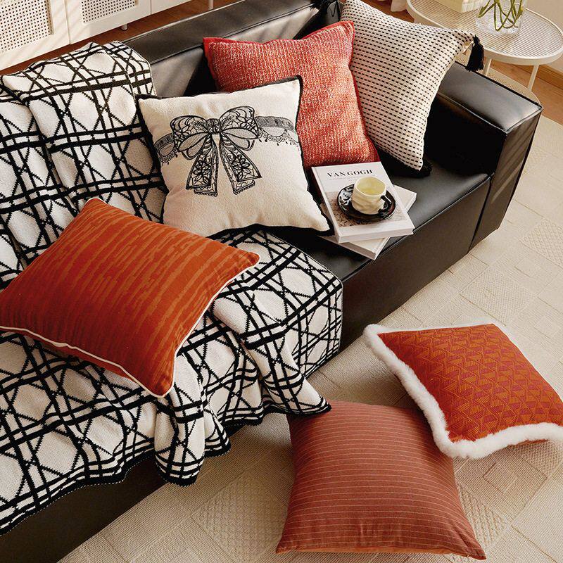 法式蝴蝶结靠枕轻奢小香风抱枕勃垦地红色枕套高级感客厅沙发靠垫