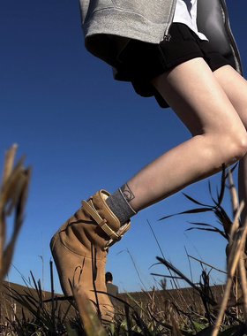 CHU楚妞丝光牛反绒中帮休闲鞋2026春季新款女式休闲百搭雪地靴子