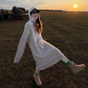 新款 绵羊毛连帽针织连衣长裙2026春季 女慵懒风裙子 珠贝 CHU楚妞