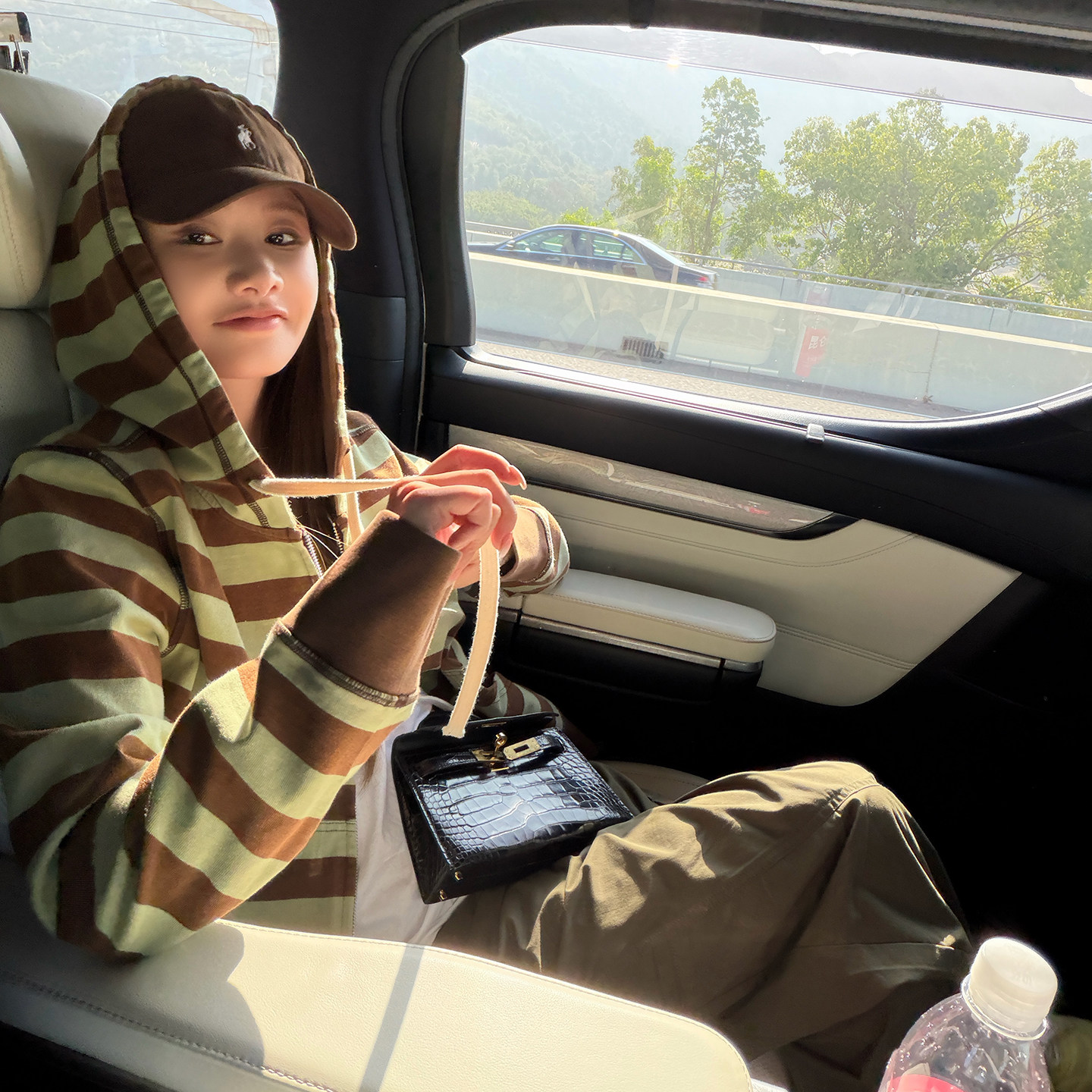 CHU楚妞[咖啡]纯棉豆绿条纹抽绳连帽卫衣2026春季新款女开衫外套