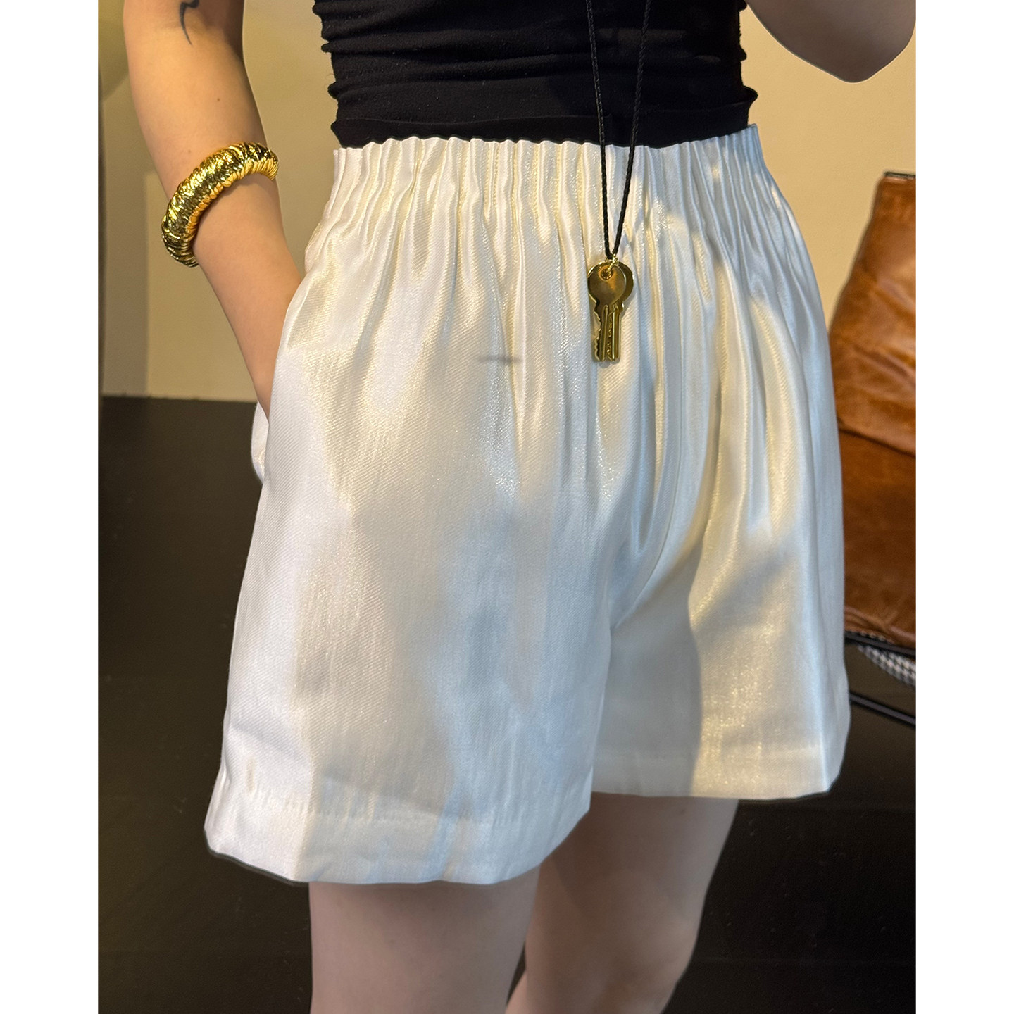 CHU楚妞[萤迹]亮丝松紧腰休闲短裤2025夏季新款女宽松显瘦热裤子,女装/女士精品,休闲裤,淘宝优惠券,粉丝福利购,淘宝优惠卷