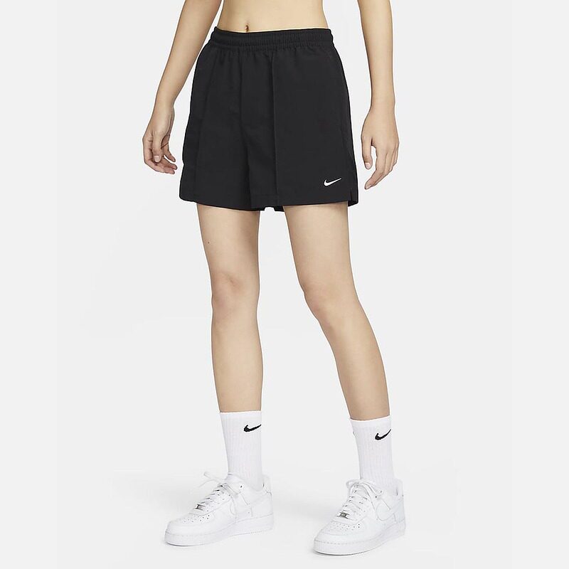 Nike/耐克女子中腰短裤休闲运动裤梭织轻盈透气热裤FV6623-010