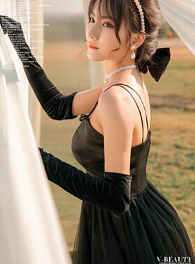黑色吊带晚礼服连衣裙网纱名媛宴会气质轻奢小众高端平时可穿长款