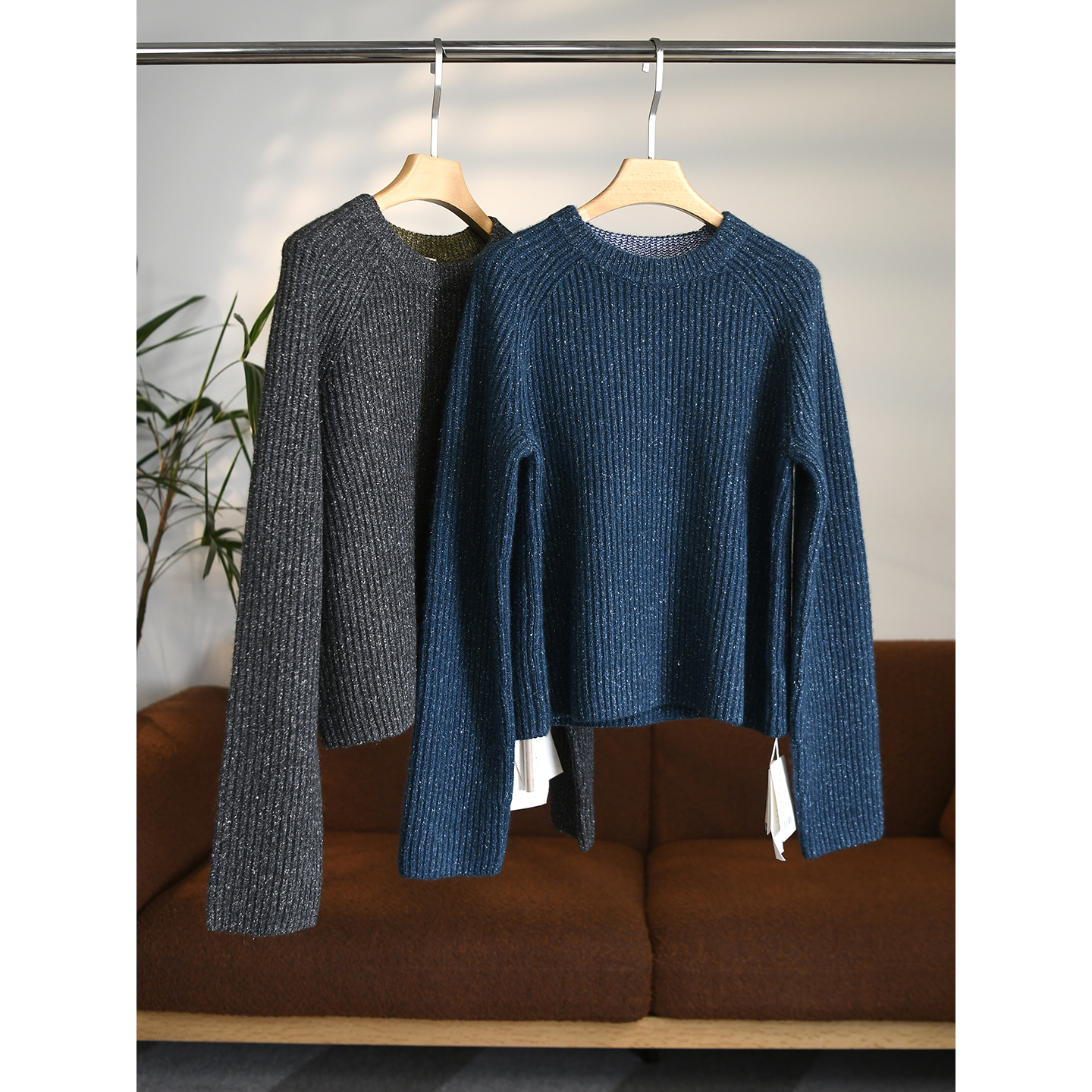 颖颖家匠心J系羊绒真丝混纺花纱圆领插肩袖柳条纹理针织毛衣W1706