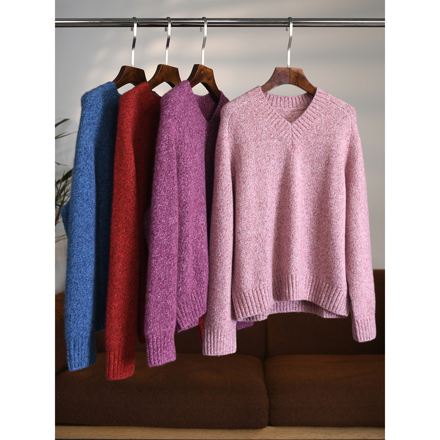 【颖颖家】康宝莱花纱羊绒白厂丝混纺螺纹边V领宽松针织毛衣W1757