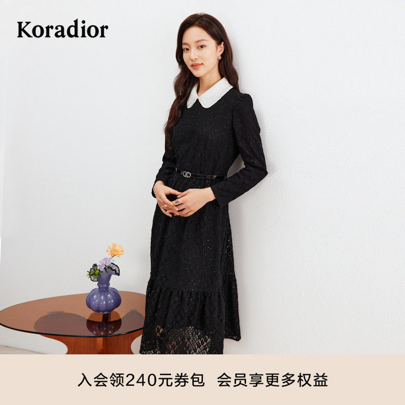 Koradior珂莱蒂尔黑白撞色娃娃领蕾丝长袖法式收腰连衣裙