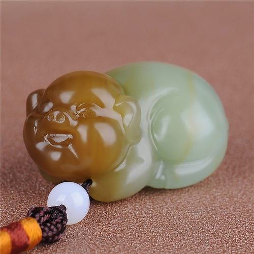 新疆和田玉青白玉生肖猪手把件挂件新疆且末料金猪发财猪把件玉佩