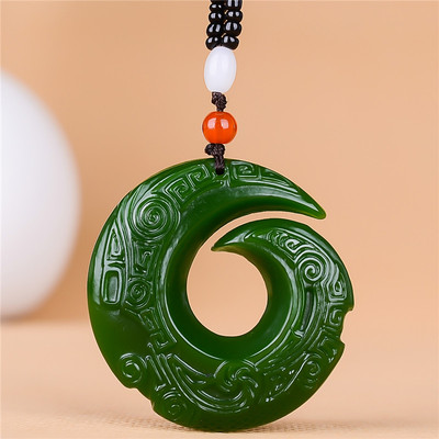 和田玉菠菜绿扭转乾坤招财挂件