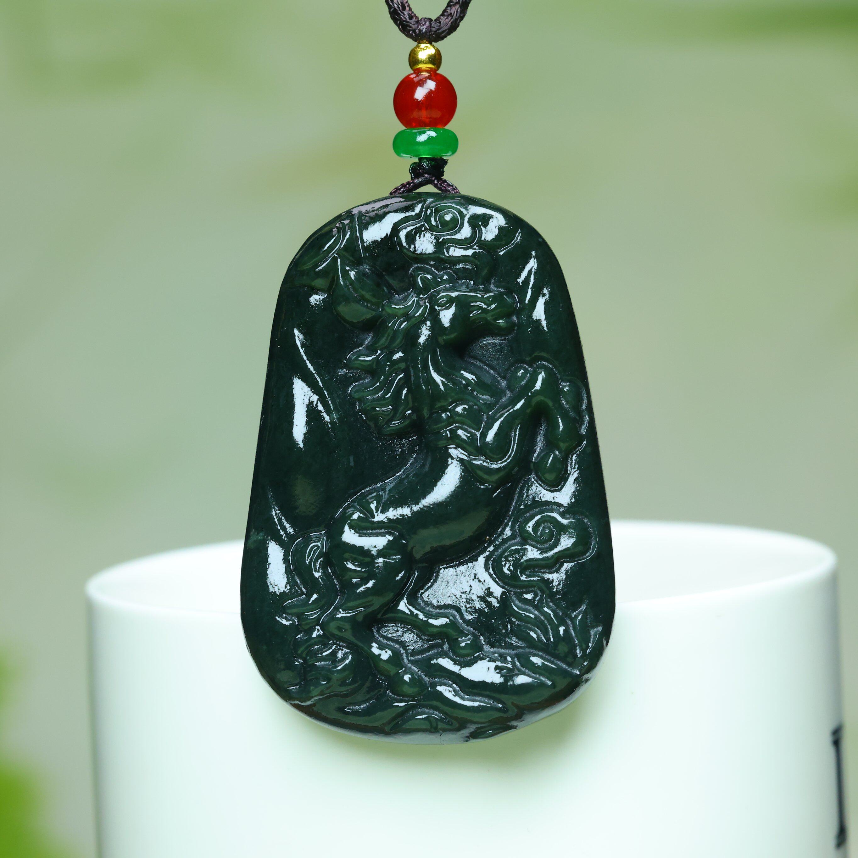 新疆和田玉生肖马吊坠墨绿青玉男士马牌塔青马到成功马上有钱玉佩