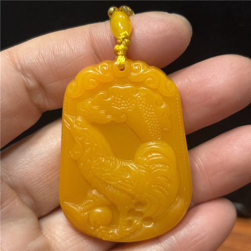 黄玉十二生肖狗黄狗黄色狗玉牌