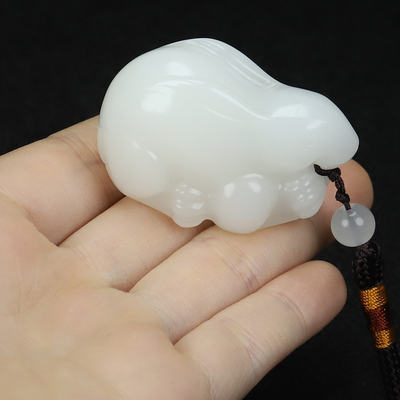 新疆和田白玉生肖兔把件