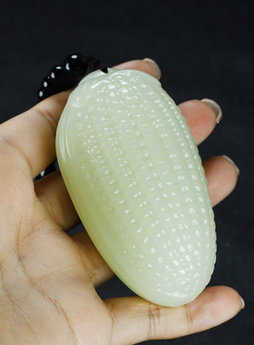 青白玉玉米手把件岁岁平安