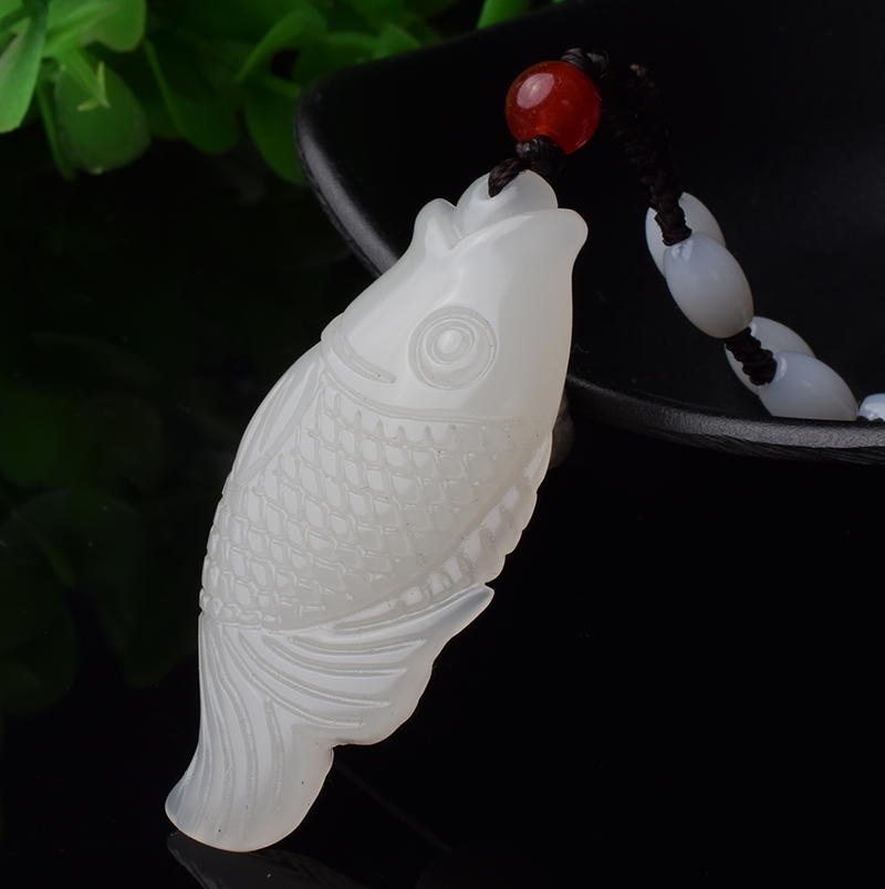 新疆和田玉鱼吊坠籽料羊脂白玉鱼挂件手把件连年有余玉坠玉鱼玉牌