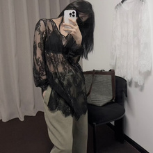 GLOG2025秋季睫毛长袖蕾丝V领打底衫女时尚简约气质镂空SH9611
