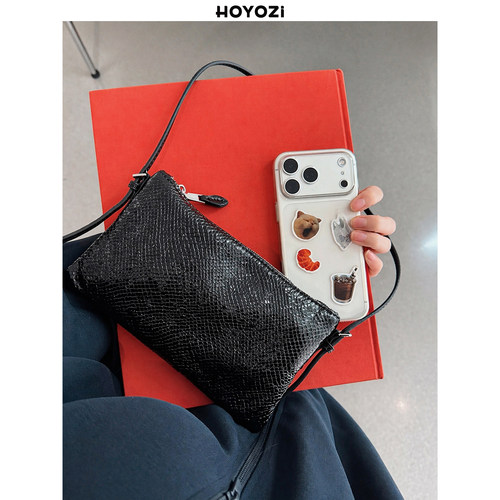 HOYOZI 新品2026 羊皮蛇纹斜挎手机包女单肩斜挎【小优家包包】