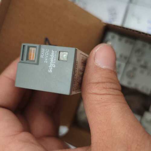 议价中间继电器 RXM2LE2BD 24VDC 5A 25