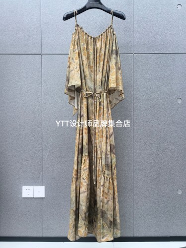 顺丰包邮 UNCODED 2026夏季新款吊带大摆袖连衣裙女宽松休闲长裙