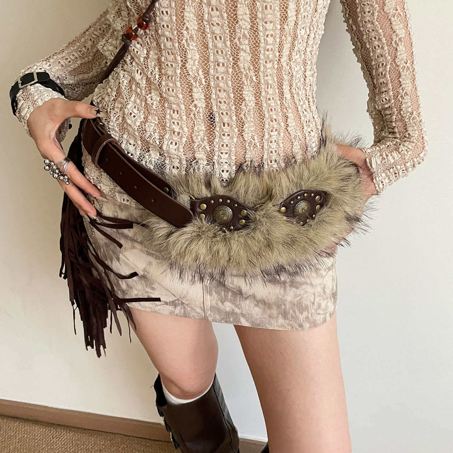 黑色镂空复古辣妹风y2k铆钉腰带女款时髦设计感毛毛拼接皮带配裙,服饰配件/皮带/帽子/围巾,腰带/皮带/腰链,淘宝优惠券,粉丝福利购,淘宝优惠卷