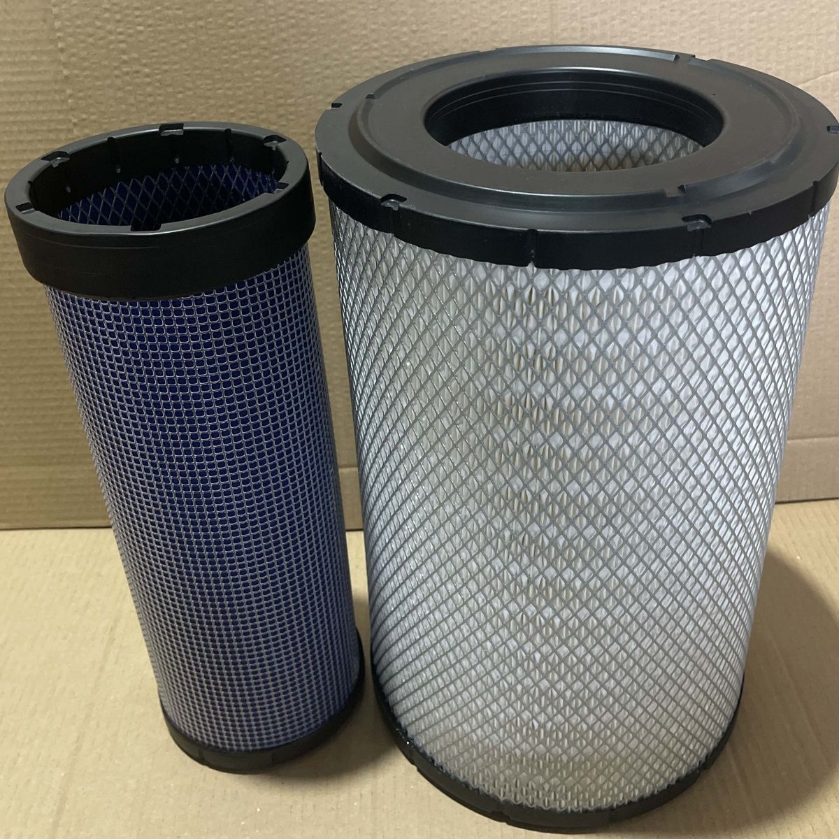 2436空气滤芯日立EX220-1-2-3-5 200-5 270-2EX210挖掘机空滤滤芯