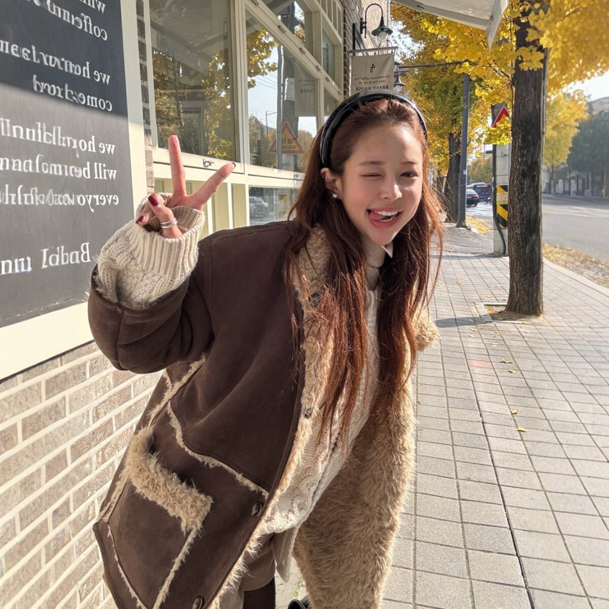 Haners家韩国代购文艺女青年2025年冬时尚毛绒绒拼接夹克