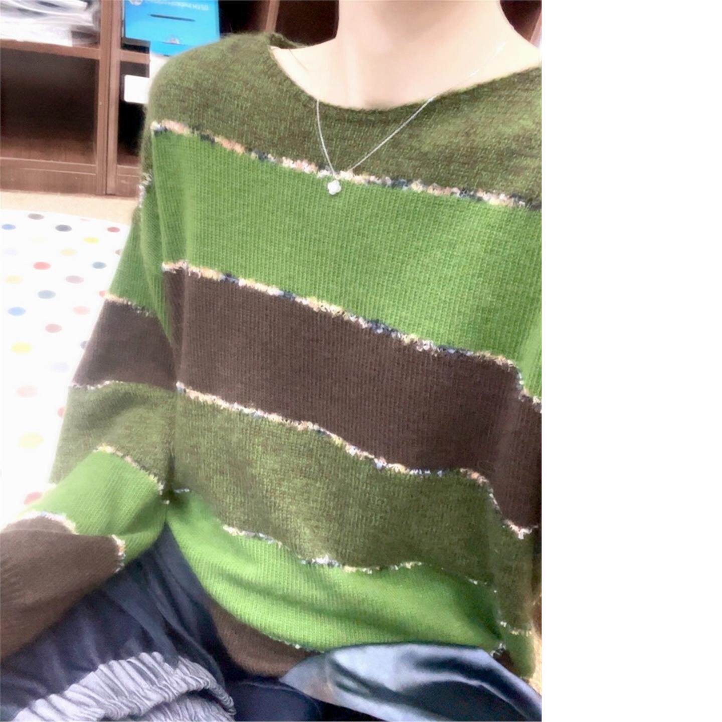 秋季漂亮绿色条纹长袖针织衫毛衣