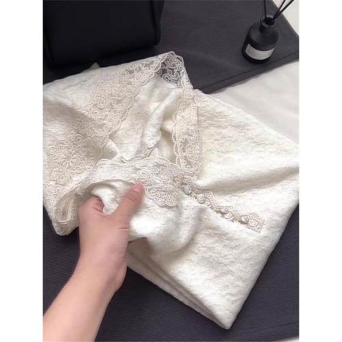 超好看白色半纽扣针织蕾丝帽衫女