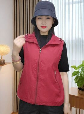 2025春夏秋新款女短款轻薄连帽马甲时尚百搭外穿无袖坎肩大码马夹