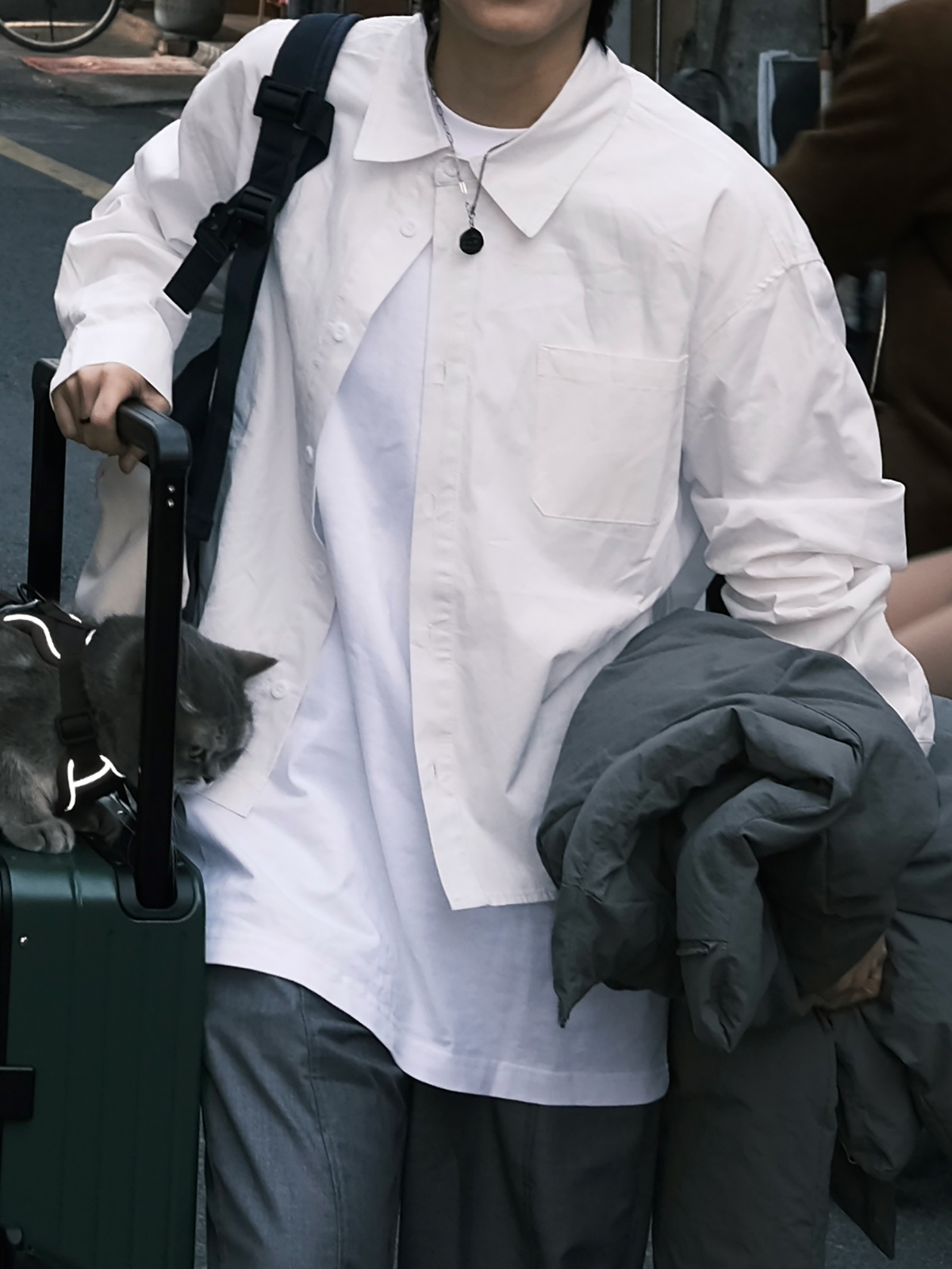 XBRO日系复古纯色简约cleanfit清新长袖短款白色衬衫学院风衬衣男