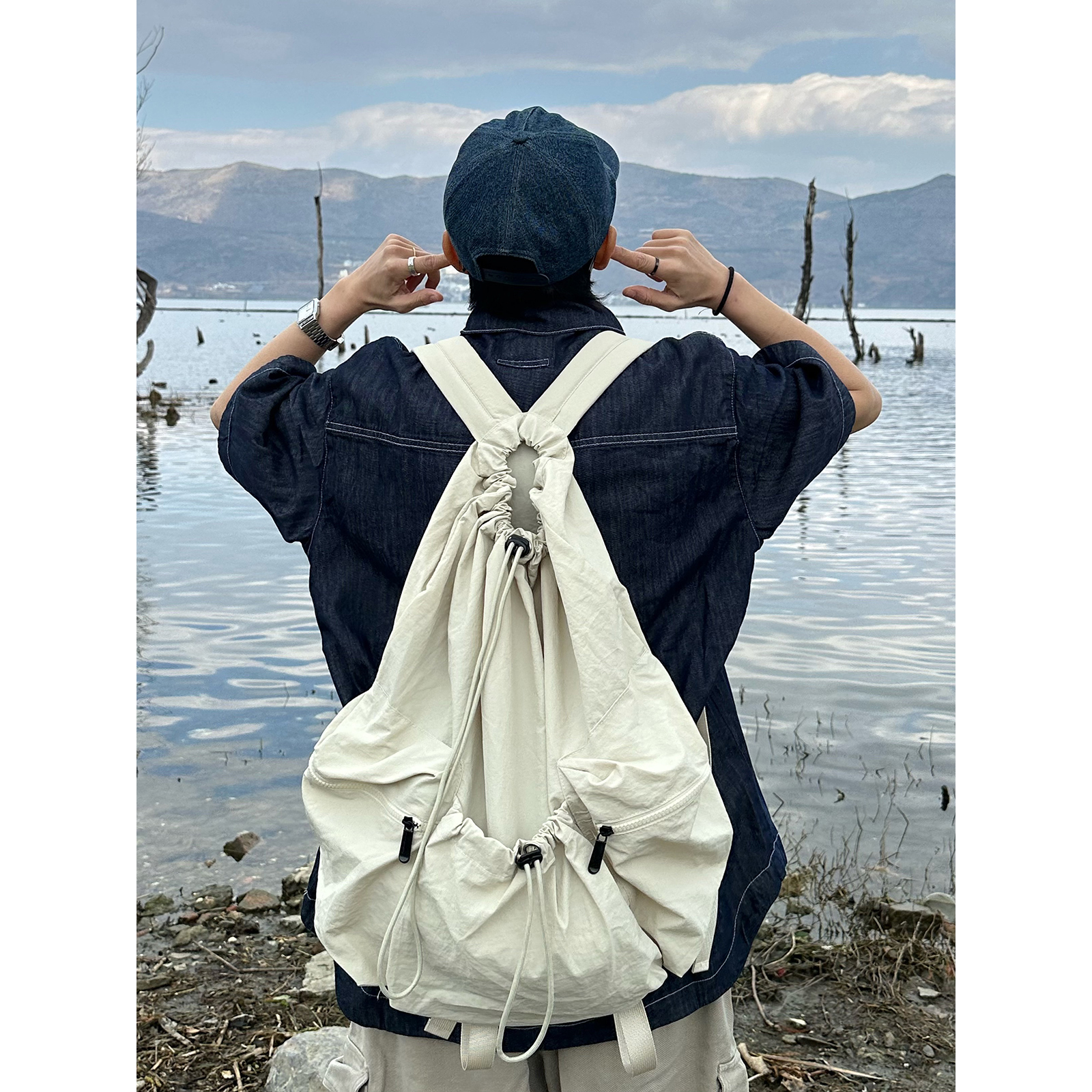 XBRO韩系日系抽绳双肩包大容量书包休闲超轻男女通勤原宿旅行背包