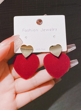 红色植绒爱心简约高级感耳环复古新年氛围感耳钉时尚大气百搭耳饰