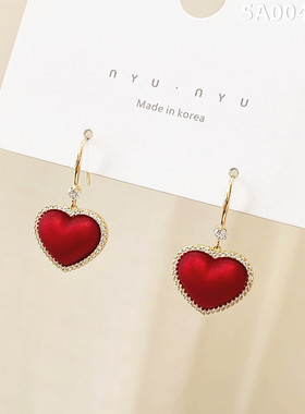 2020年新款红色珍珠爱心耳环潮秋冬桃心形高级感耳饰冬季耳坠百搭