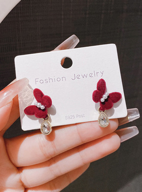 复古红色丝绒珍珠蝴蝶耳钉轻奢高级感气质百搭水滴耳环新款耳饰品