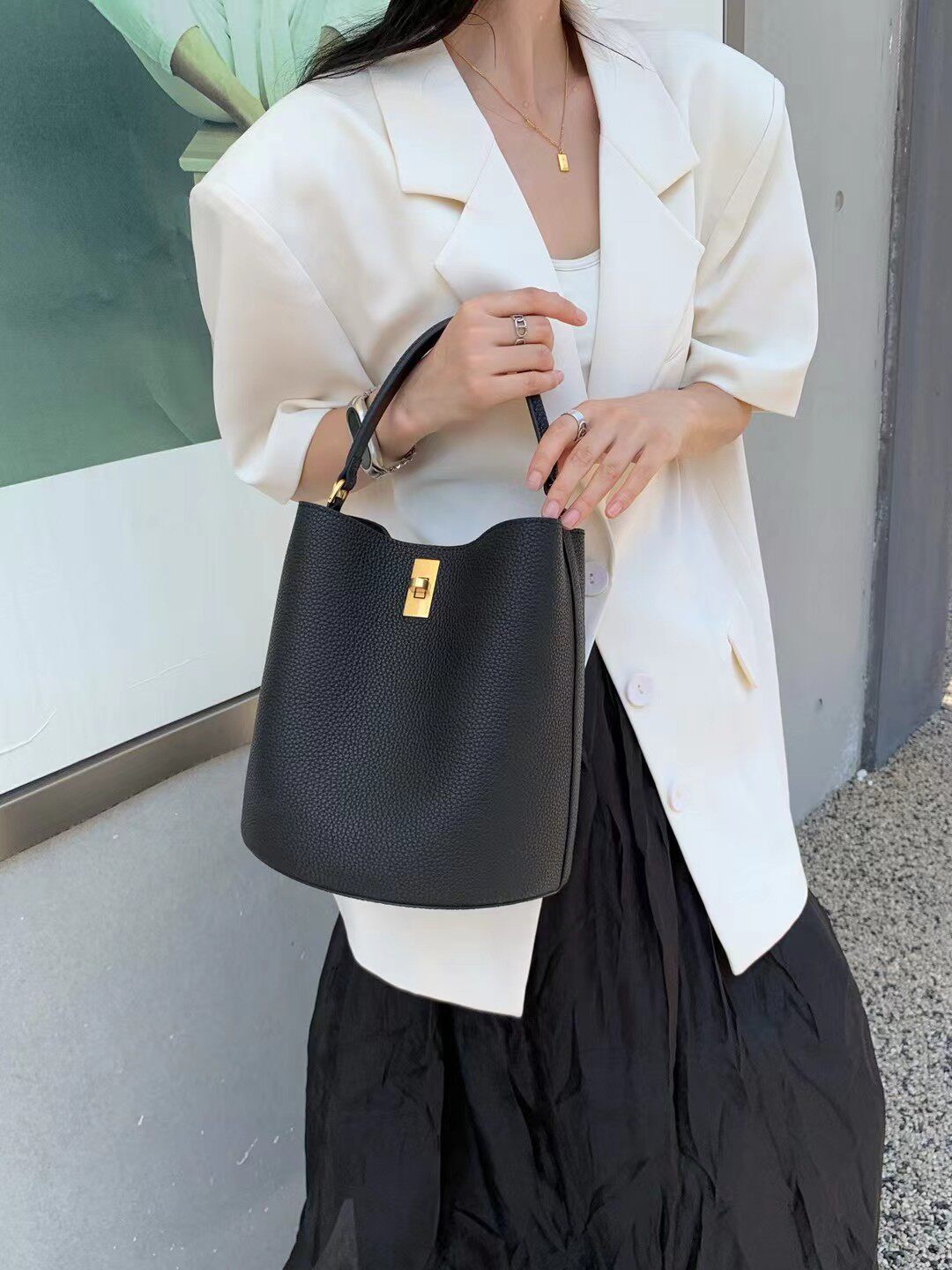 新款高级感头层牛皮水桶包女真皮大容量通勤单肩斜挎手提大气女包