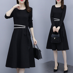Big size dress fat mm autumn dress 2020 new style thin and covered meat fashion high-end temperament black Hepburn style skirt